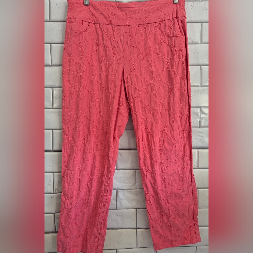 Crown & Ivy Ladies Cropped Straight Leg High Waist Pant Textured Print Color Ros